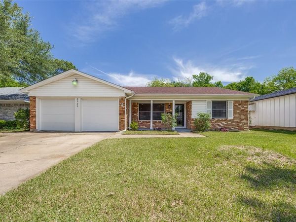 2325 N Ricketts Street , Sherman, TX 75092