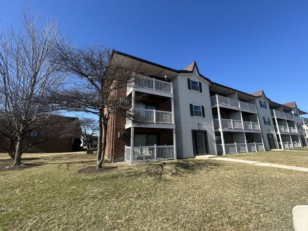 169 Gregory Street , Unit 13, Aurora, IL 60504