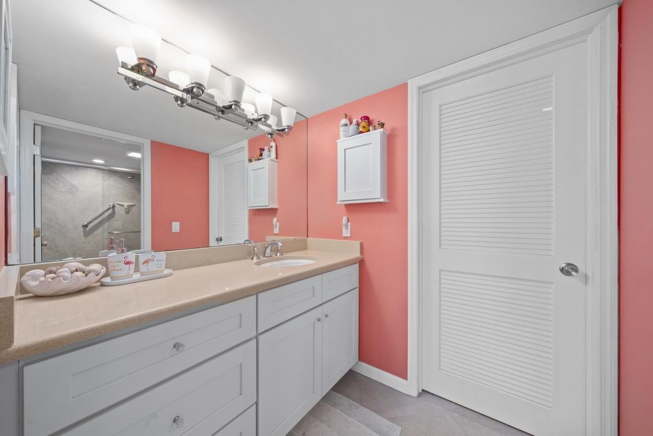 1340 Middle Gulf Dr, Unit 8A, Sanibel, FL 33957 Photo