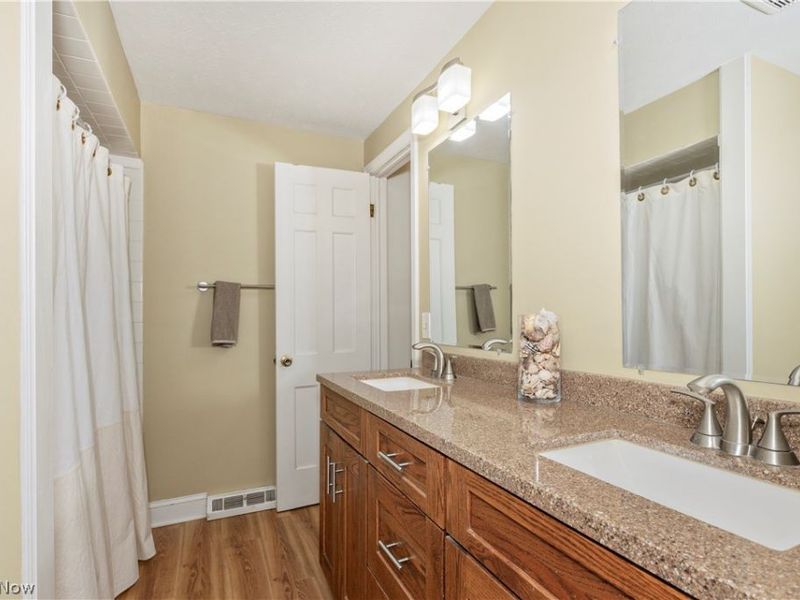 75 Maple Hill Drive, Chagrin Falls, OH 44022 Photo 19