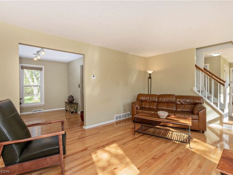 75 Maple Hill Drive, Chagrin Falls, OH 44022 Photo 4