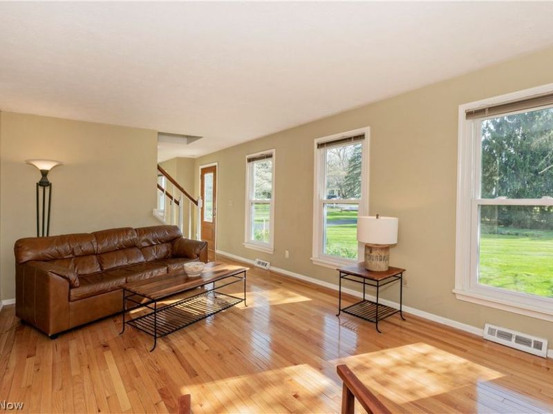 75 Maple Hill Drive, Chagrin Falls, OH 44022 Photo 5