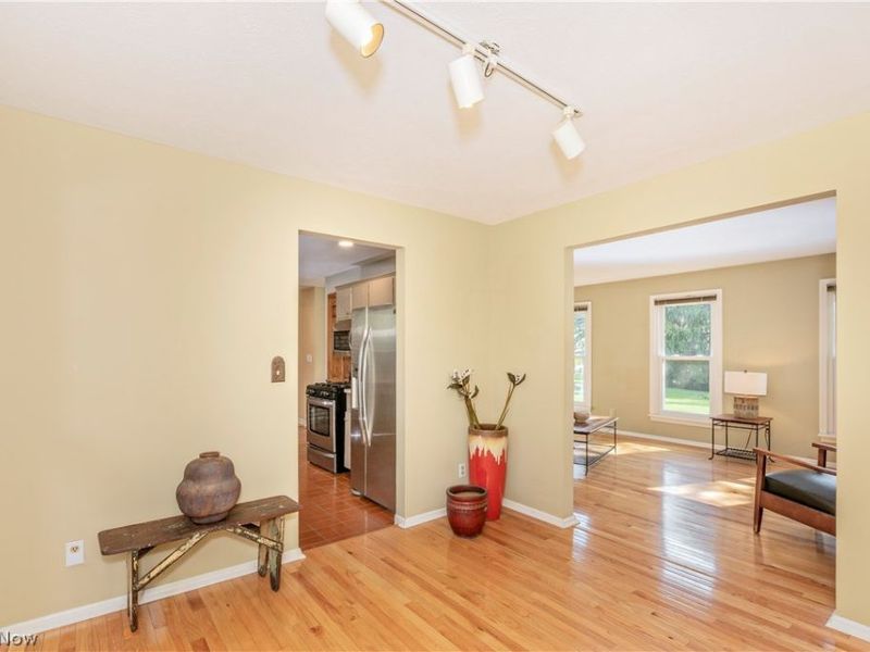 75 Maple Hill Drive, Chagrin Falls, OH 44022 Photo 7