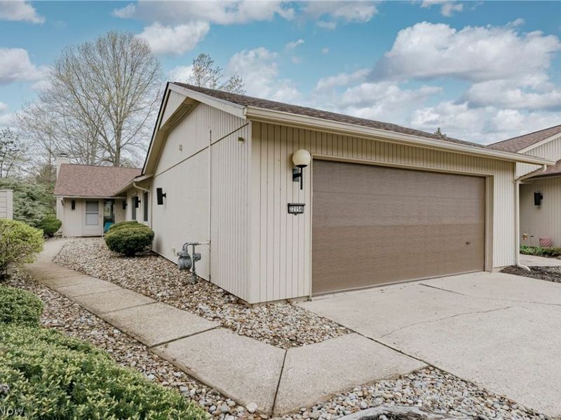 22156 Meadowsouth Court, Strongsville, OH 44149 Photo 1