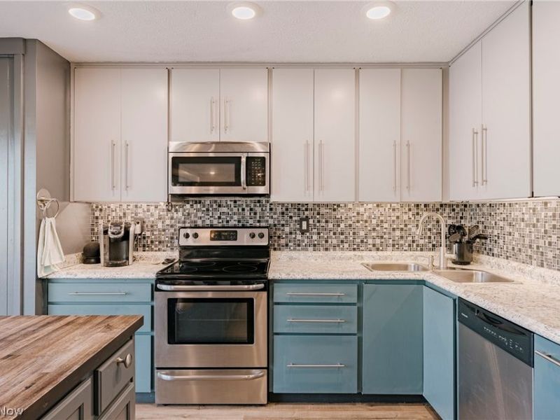 22156 Meadowsouth Court, Strongsville, OH 44149 Photo 12