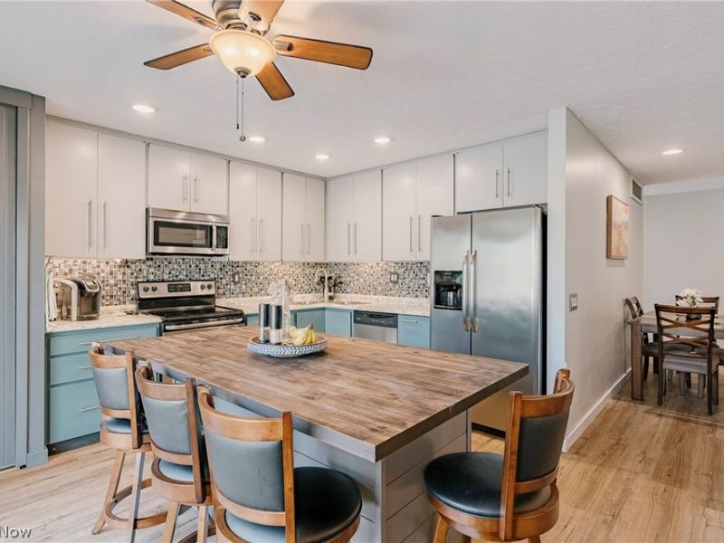 22156 Meadowsouth Court, Strongsville, OH 44149 Photo 13