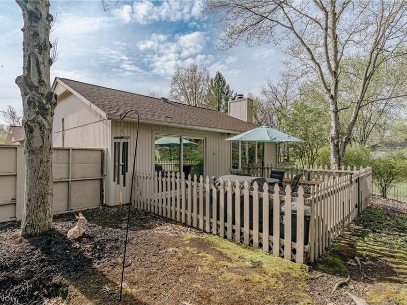 22156 Meadowsouth Court, Strongsville, OH 44149 Photo 24