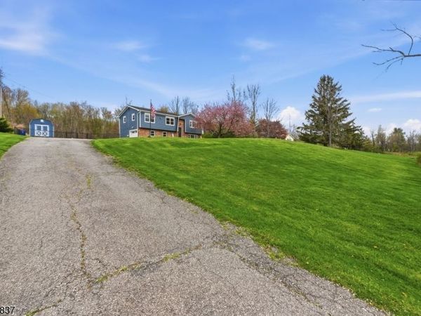 87 Mudtown Rd, Wantage, NJ 07461