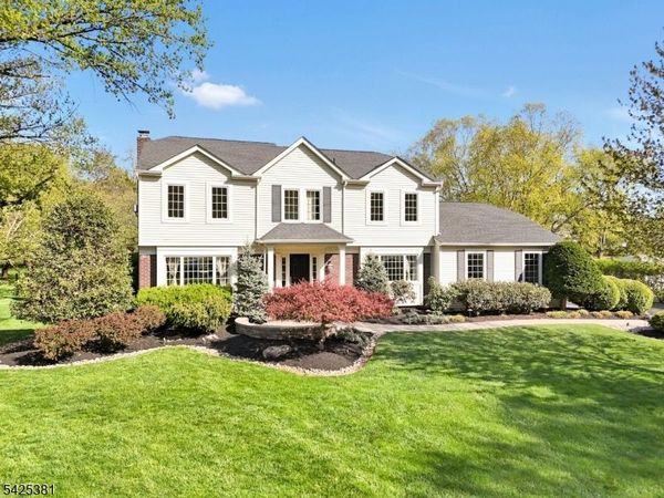 7 Evergreen Ct, Hillsborough, NJ 08844