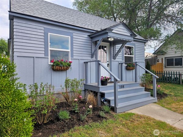 108 W 3rd Street , Lind, WA 99341