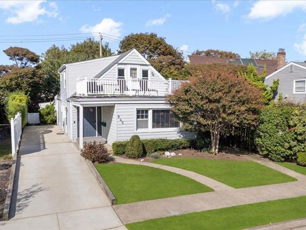 845 E Walnut Street , Long Beach, NY 11561