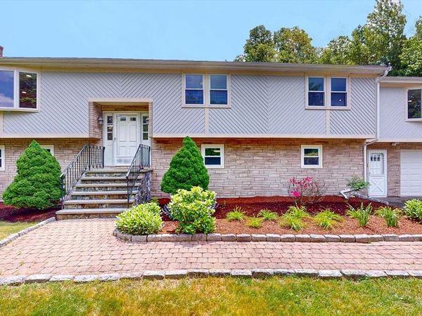 14 Tournament Rd, Natick, MA 01760