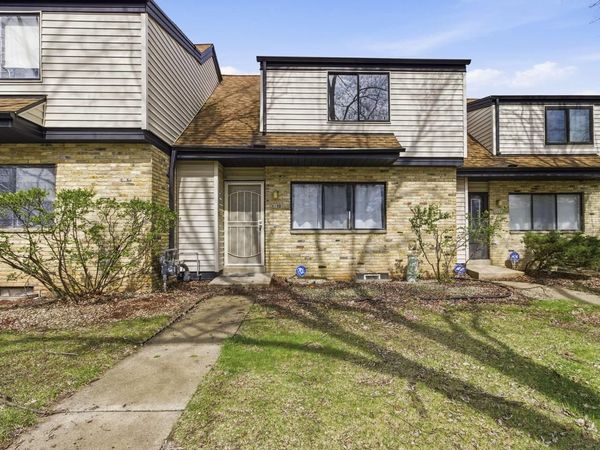 10120 W Kiehnau AVENUE, Milwaukee, WI 53224