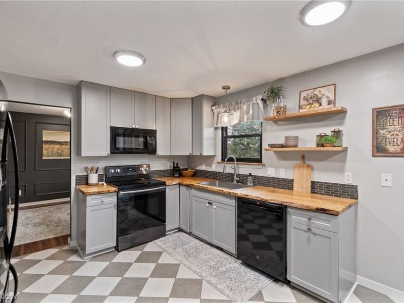 3969 Beat Road, Litchfield, OH 44253 Photo 8