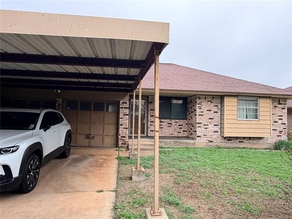 1520 N Janeway Avenue, Moore, OK 73160