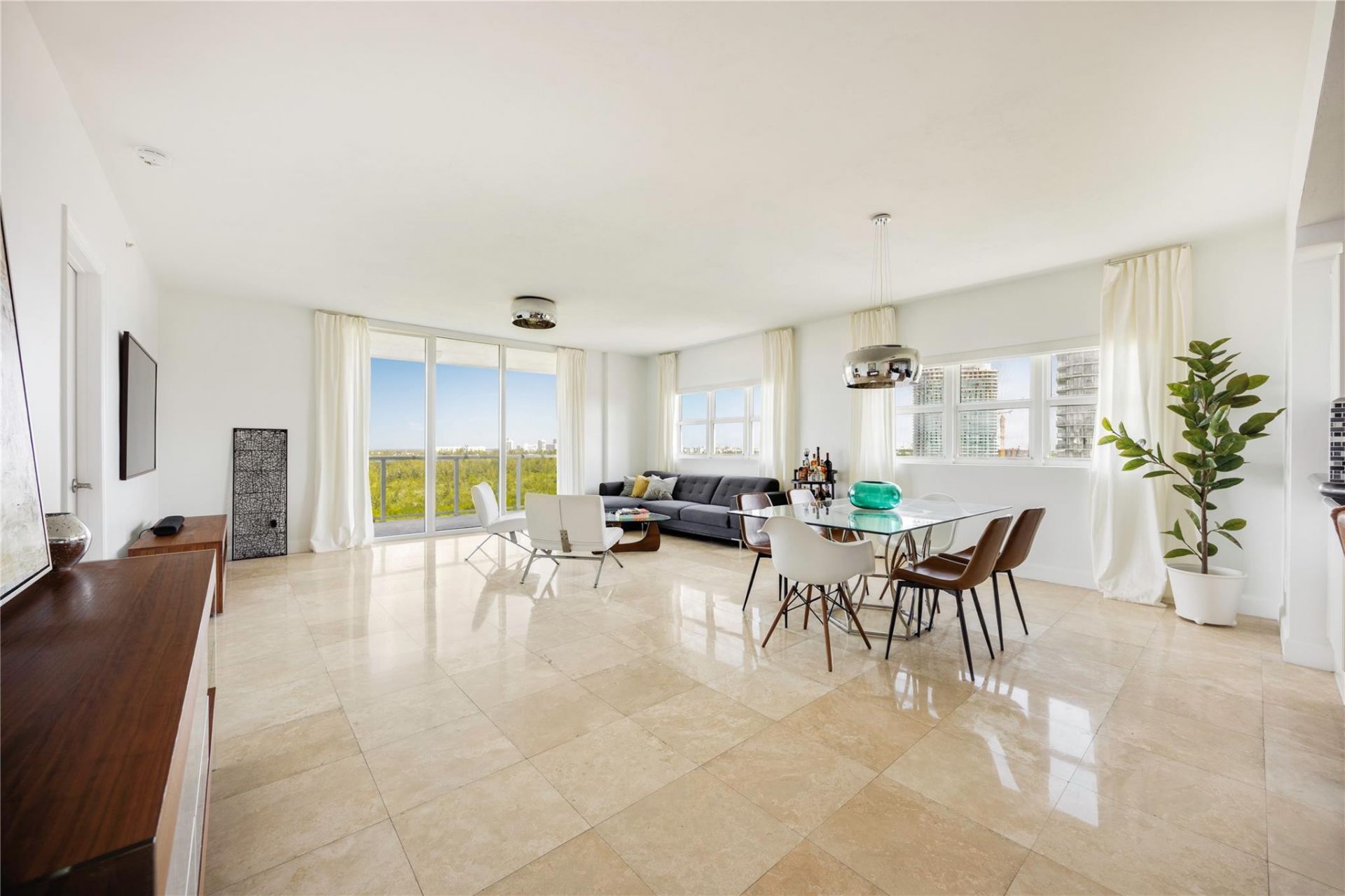 14951 Royal Oaks Lane, Unit 1109, North Miami, FL 33181 Photo