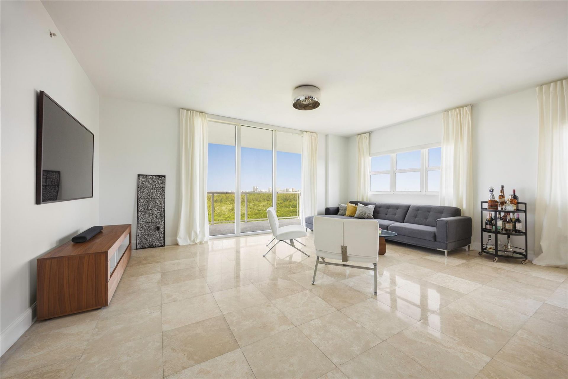 14951 Royal Oaks Lane, Unit 1109, North Miami, FL 33181 Photo