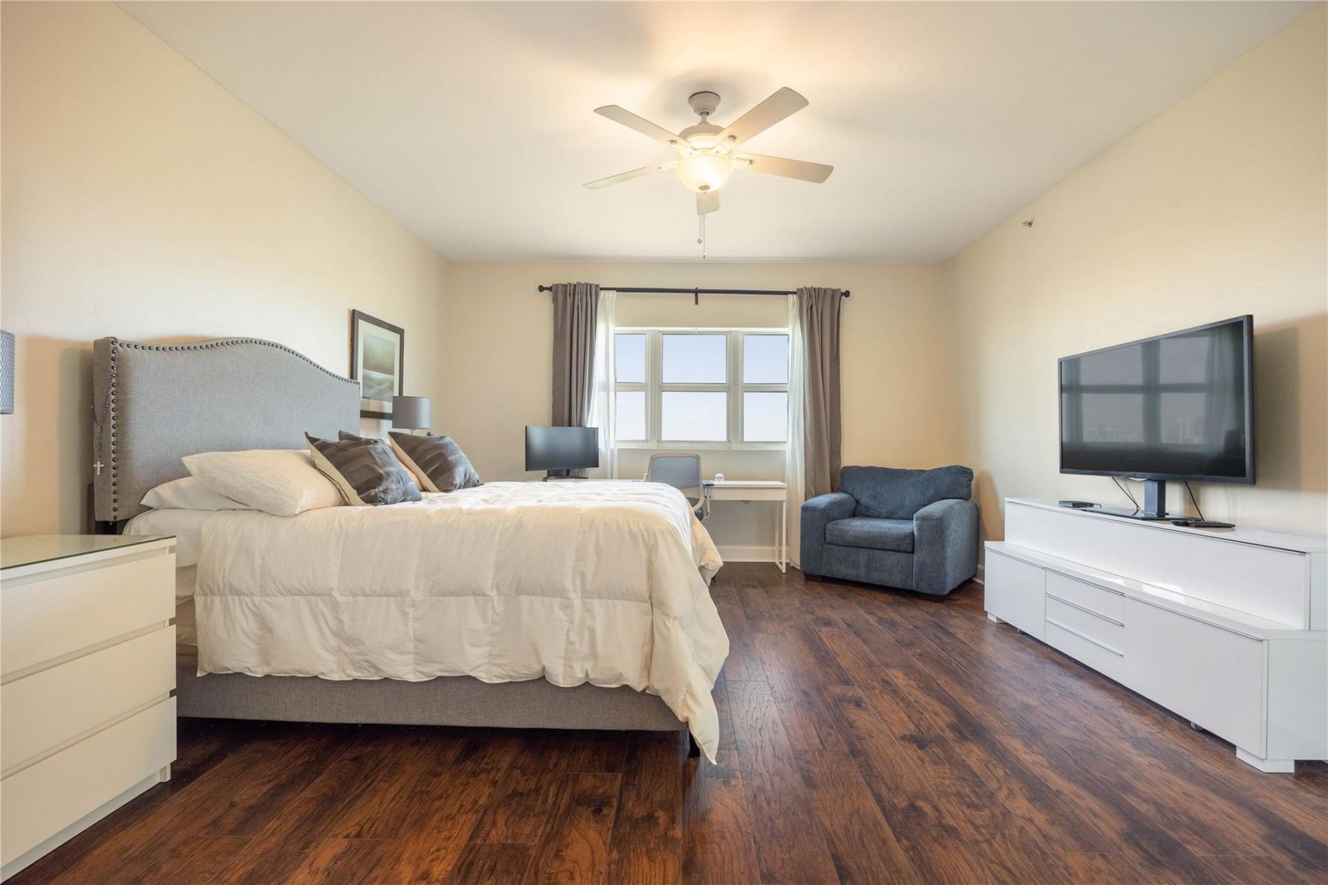14951 Royal Oaks Lane, Unit 1109, North Miami, FL 33181 Photo