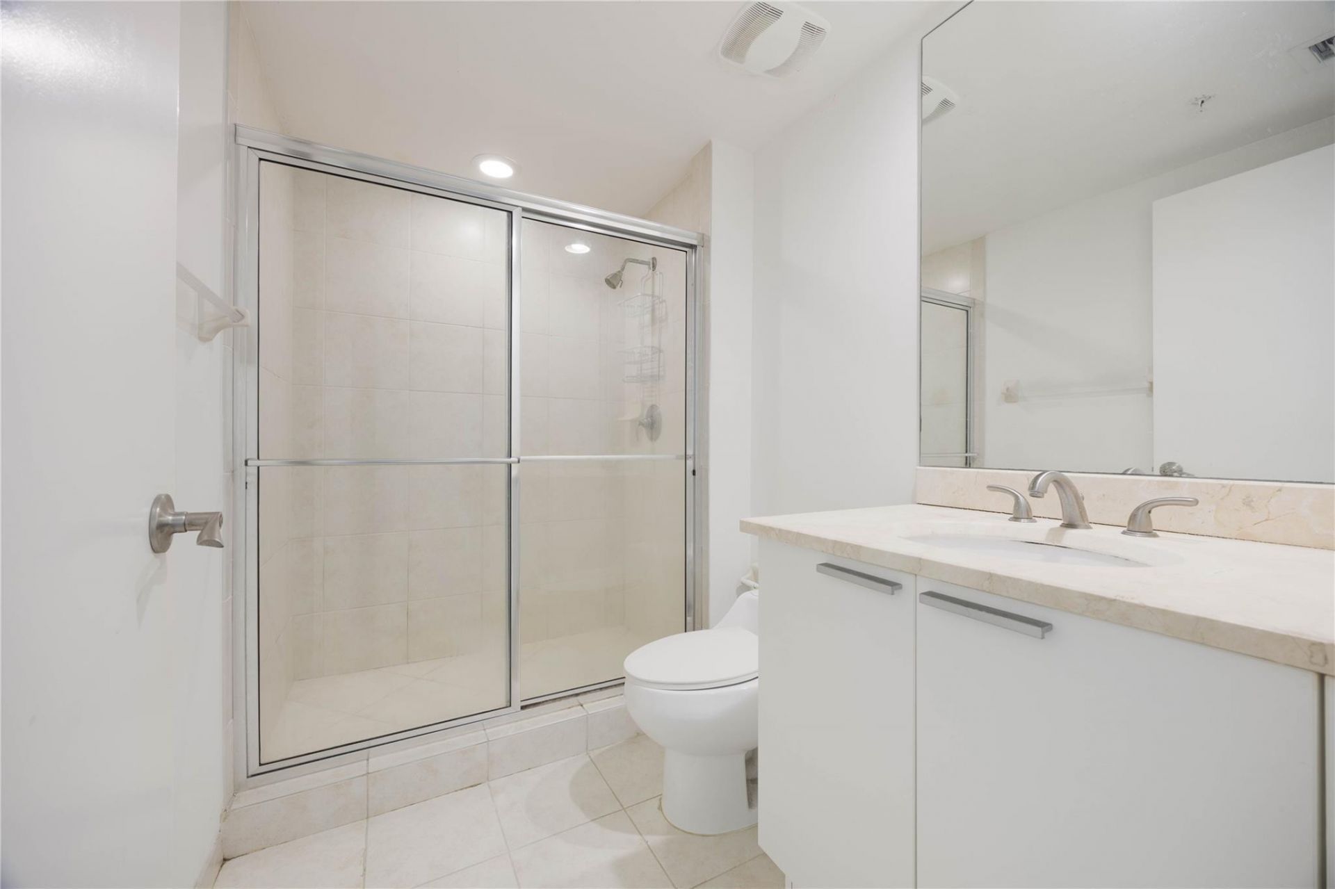 14951 Royal Oaks Lane, Unit 1109, North Miami, FL 33181 Photo