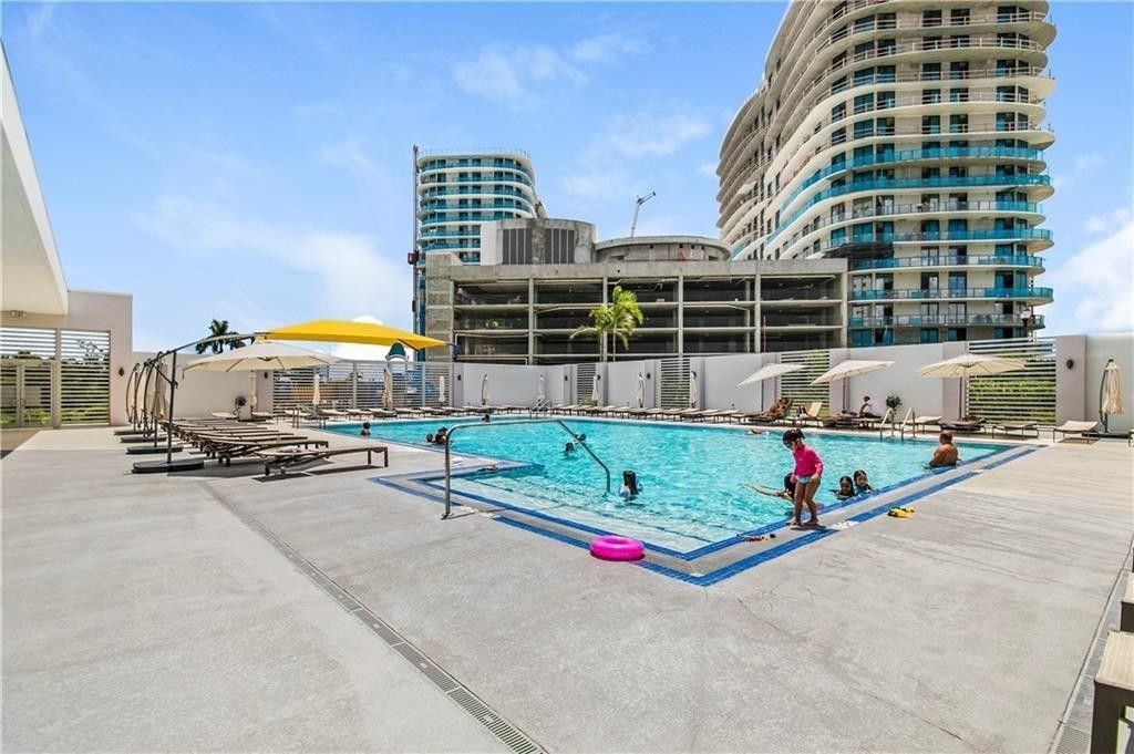 14951 Royal Oaks Lane, Unit 1109, North Miami, FL 33181 Photo