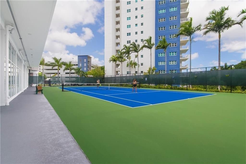 14951 Royal Oaks Lane, Unit 1109, North Miami, FL 33181 Photo