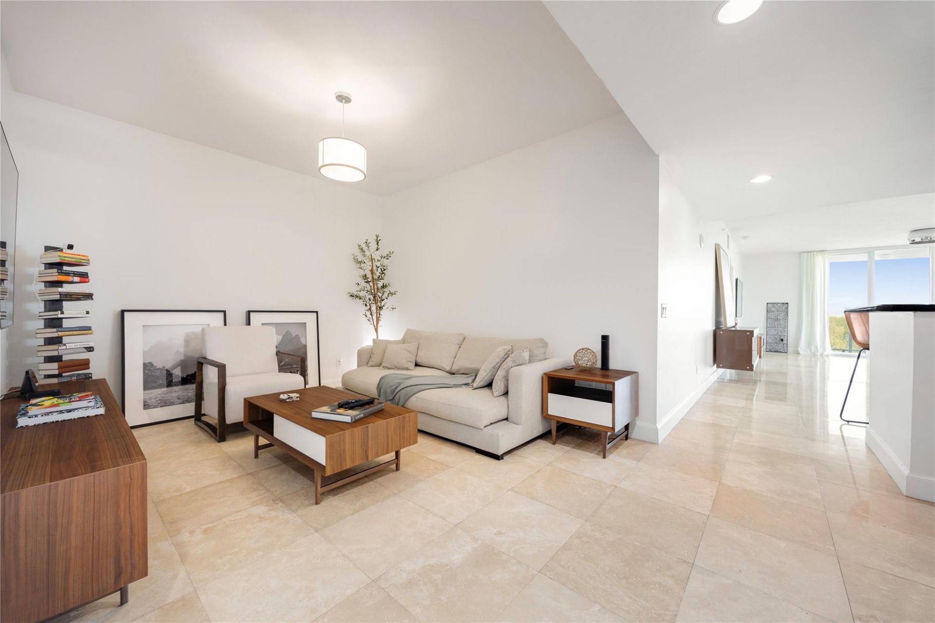 14951 Royal Oaks Lane, Unit 1109, North Miami, FL 33181 Photo