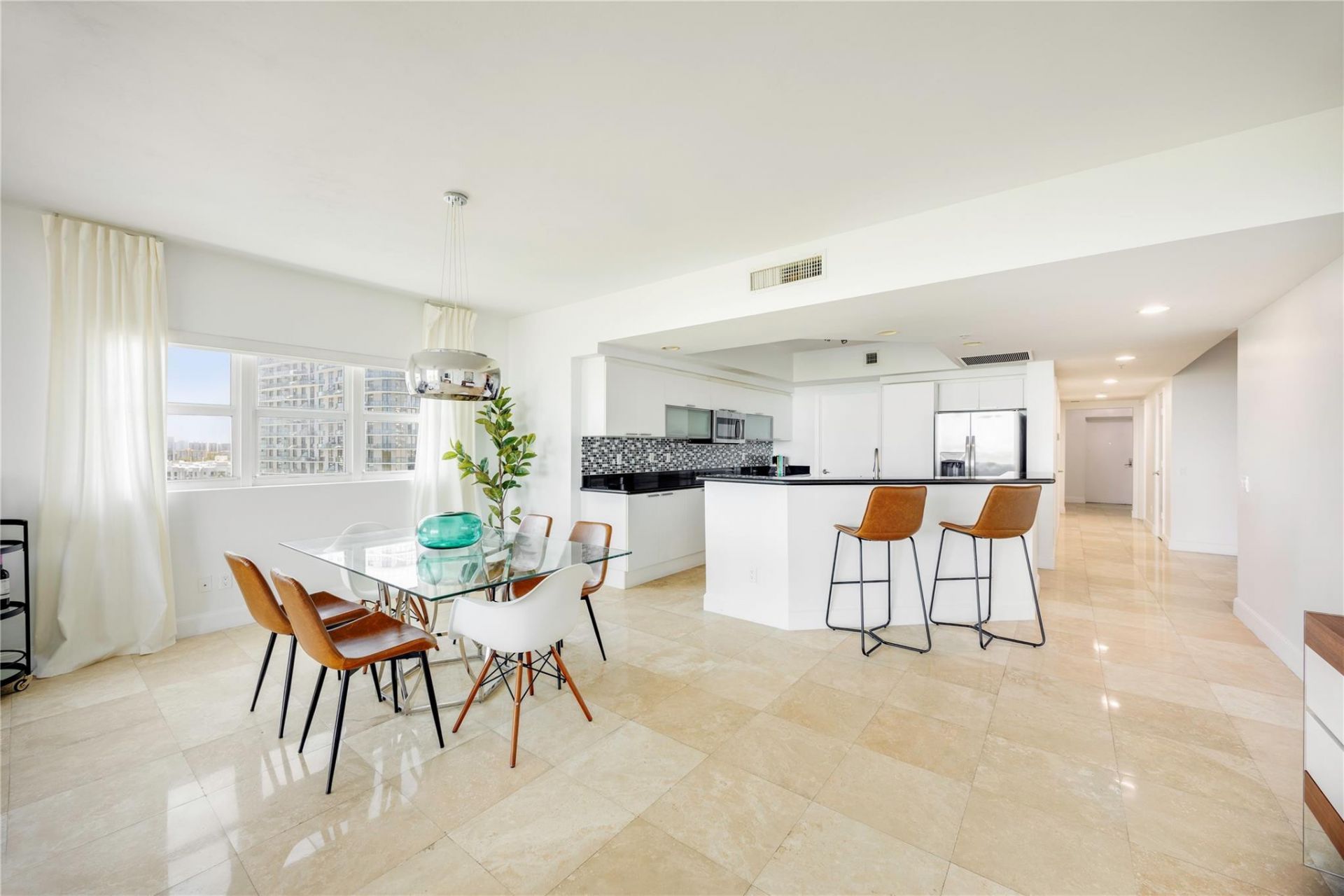 14951 Royal Oaks Lane, Unit 1109, North Miami, FL 33181 Photo