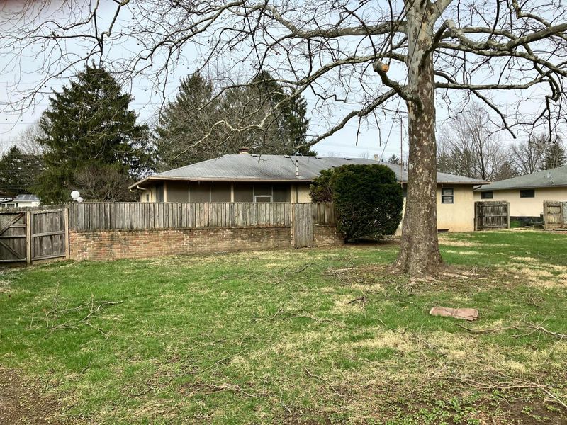 1000 Mcnaughten Road, Columbus, OH 43213 Photo 4