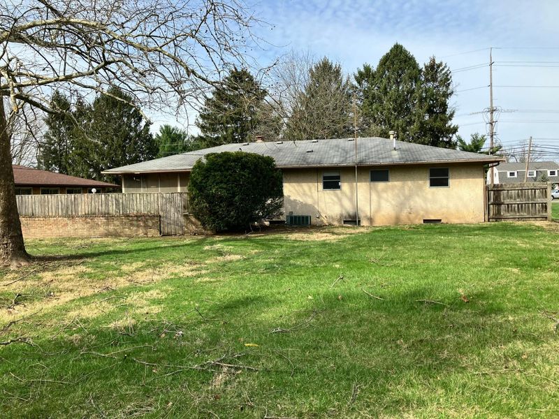 1000 Mcnaughten Road, Columbus, OH 43213 Photo 5