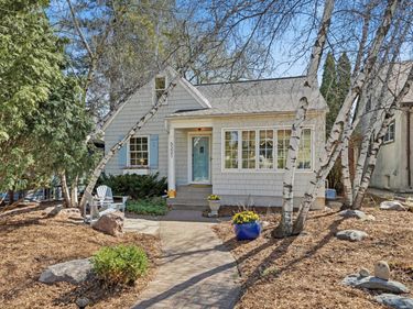 5221 Ewing Avenue S, Minneapolis, MN 55410