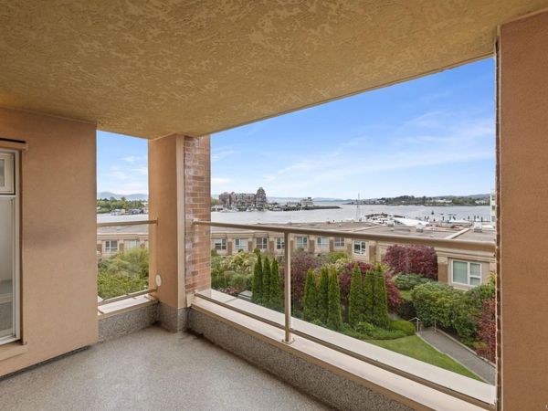 75 Songhees Rd , Unit 306, Victoria, BC V9A 7M5