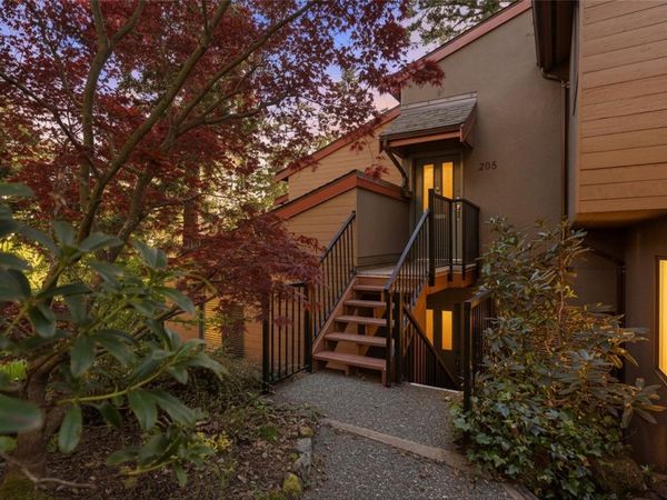 2341 Harbour Rd, Unit 205, Sidney, BC V8L 3X8