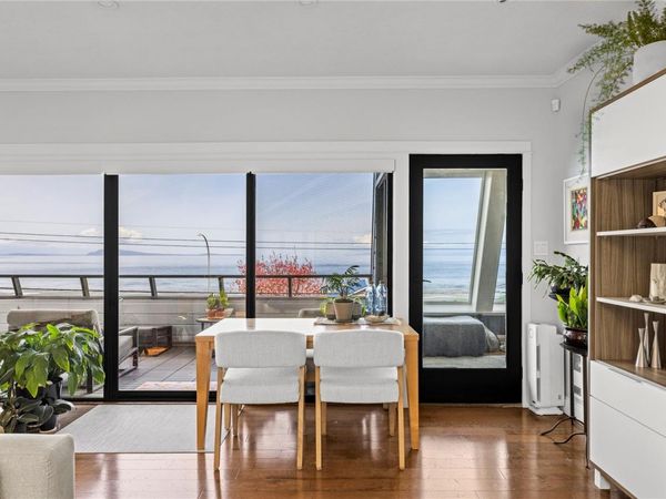 2734 Island Hwy W, Unit 2, Qualicum Beach, BC V9K 1P7