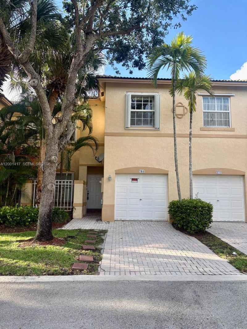 781 NW 170th Ter, Pembroke Pines, FL 33028 Photo