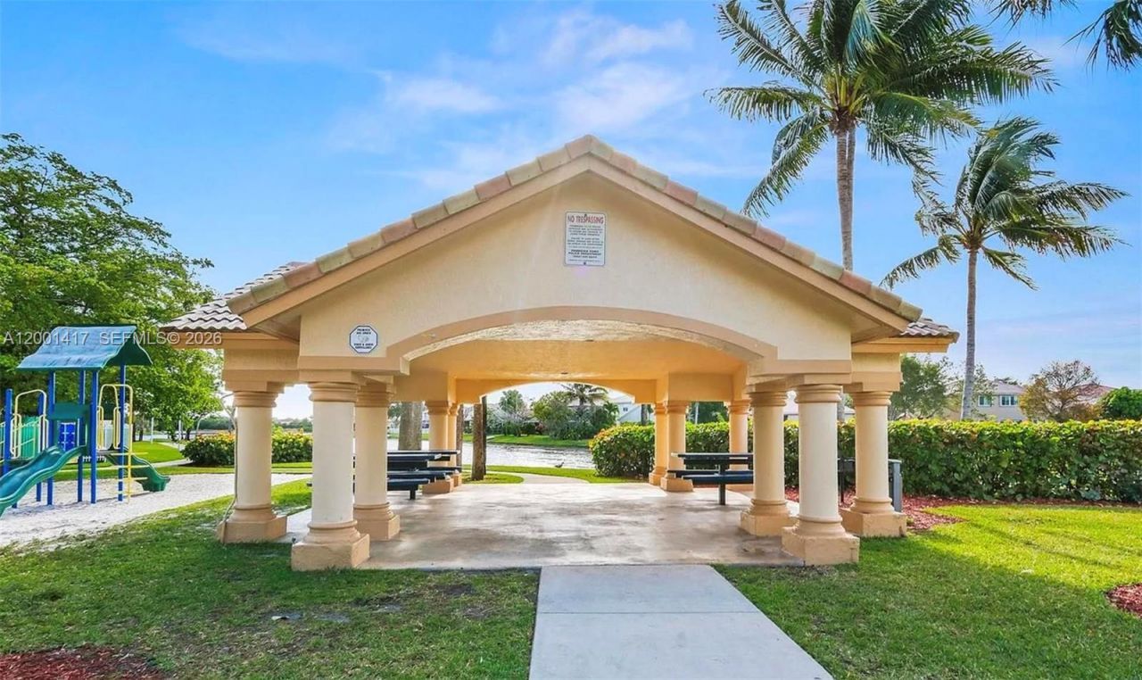 781 NW 170th Ter, Pembroke Pines, FL 33028 Photo