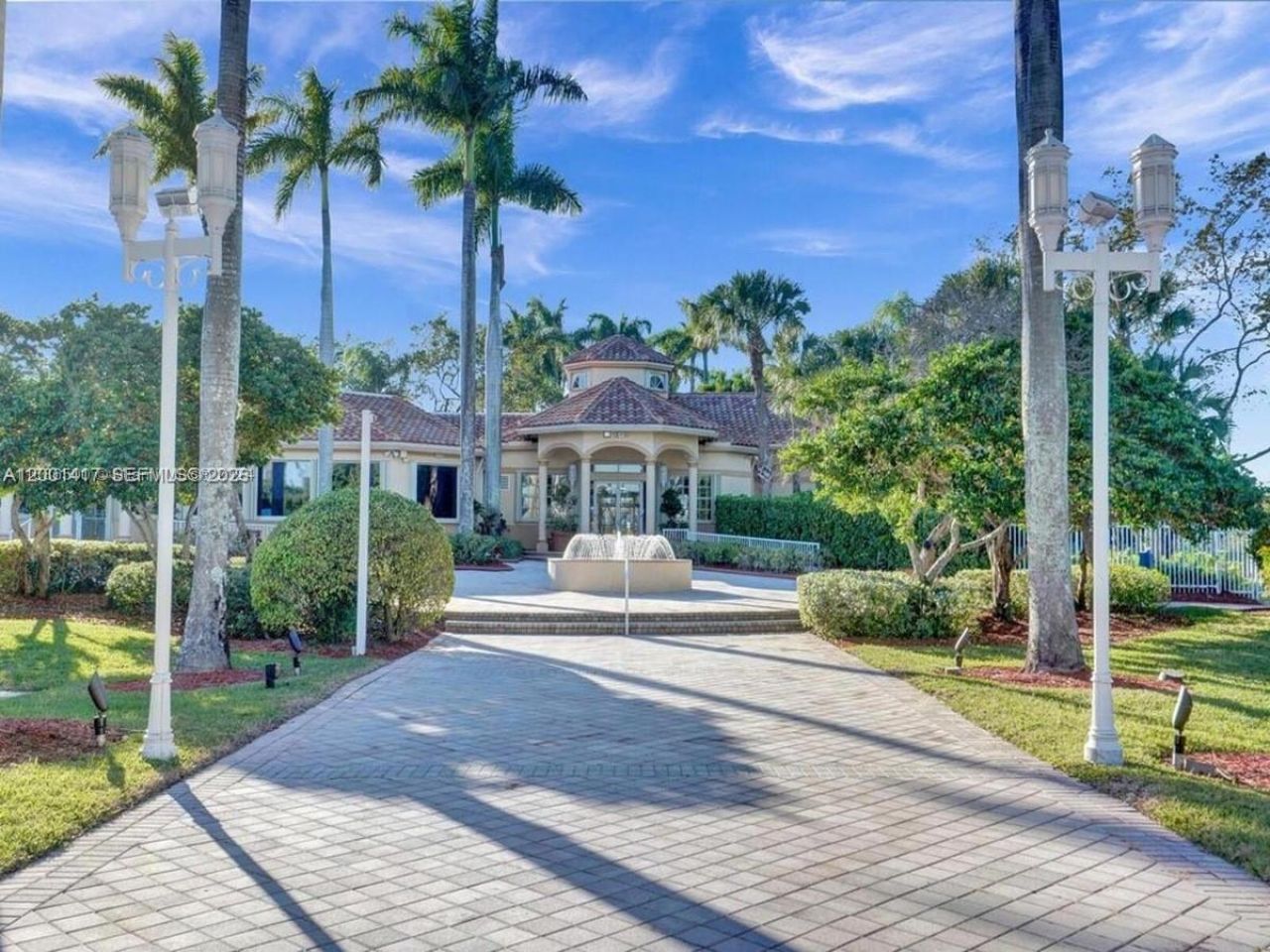 781 NW 170th Ter, Pembroke Pines, FL 33028 Photo