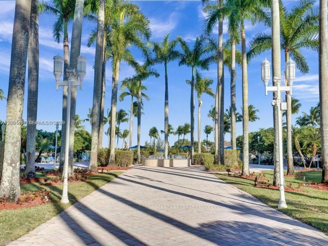 781 NW 170th Ter, Pembroke Pines, FL 33028 Photo