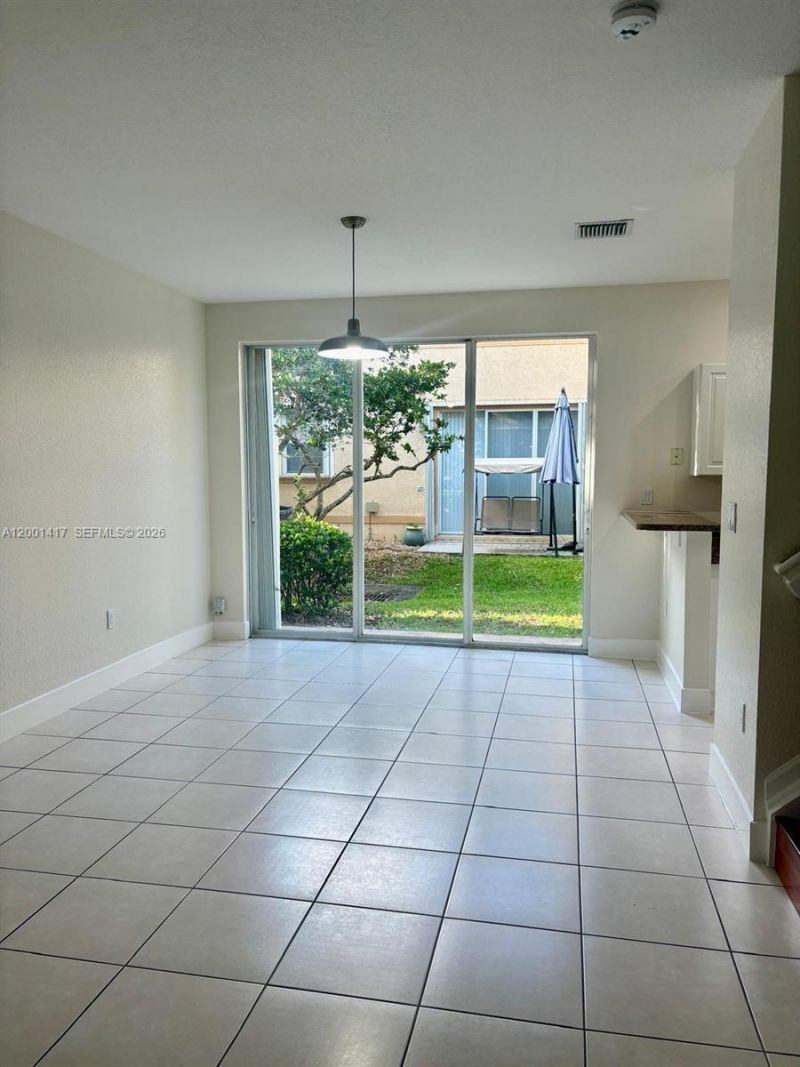 781 NW 170th Ter, Pembroke Pines, FL 33028 Photo