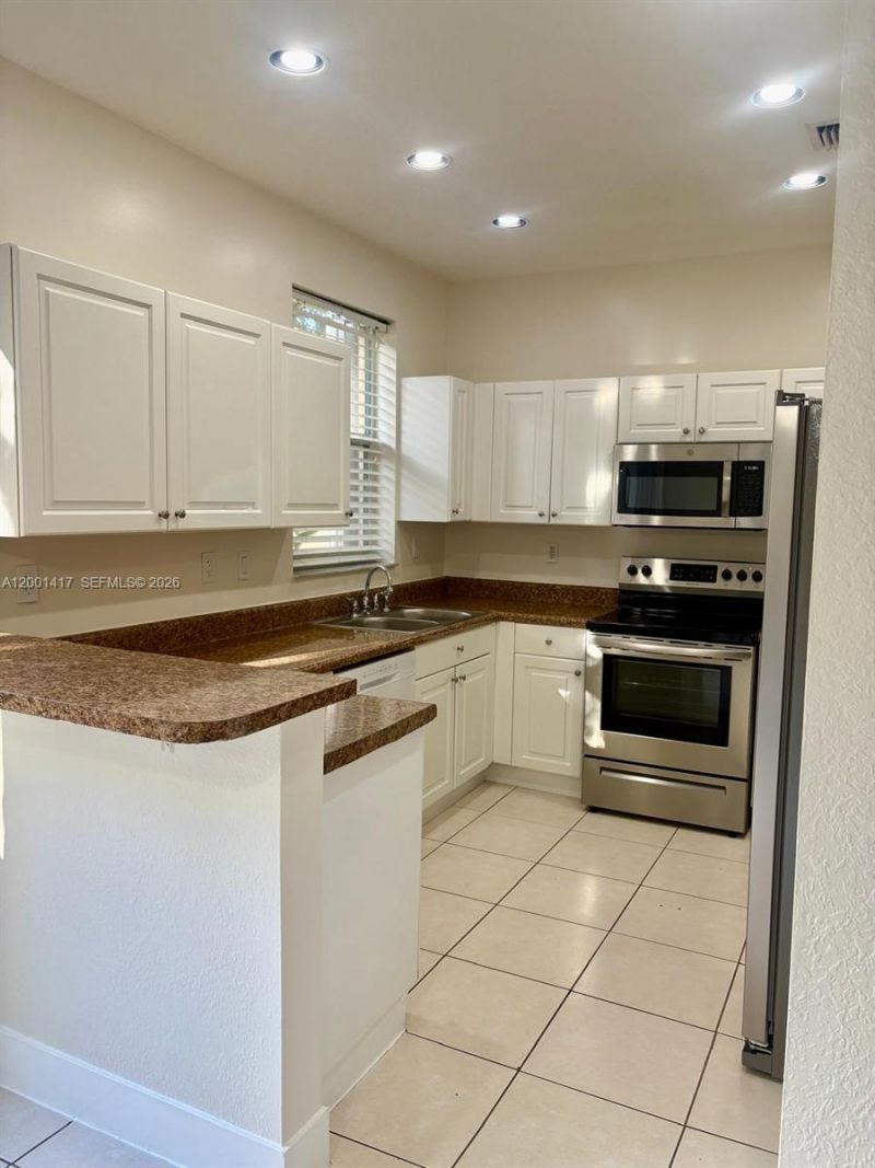 781 NW 170th Ter, Pembroke Pines, FL 33028 Photo