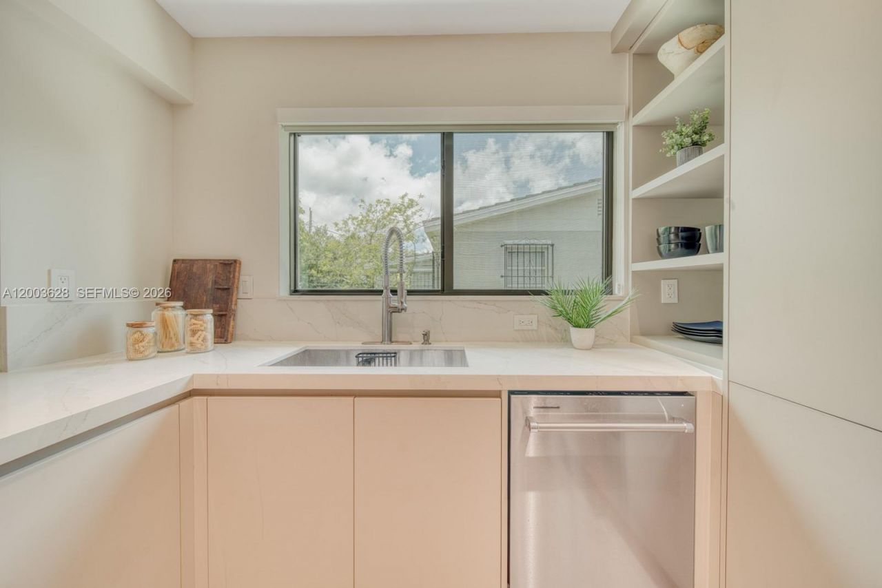 1940 SW 32nd Pl, Miami, FL 33145 Photo