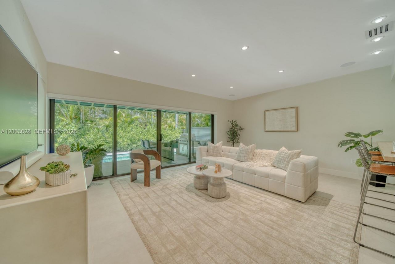 1940 SW 32nd Pl, Miami, FL 33145 Photo