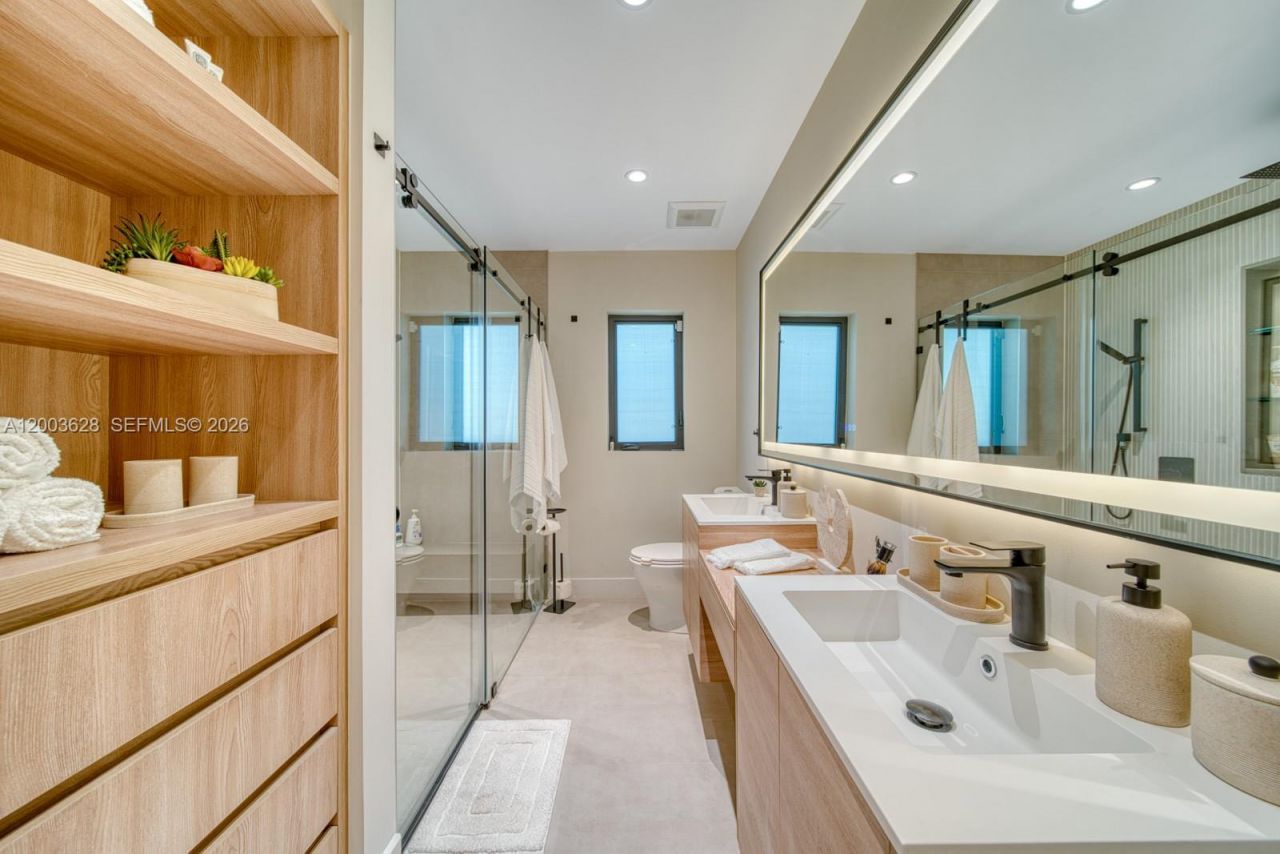 1940 SW 32nd Pl, Miami, FL 33145 Photo