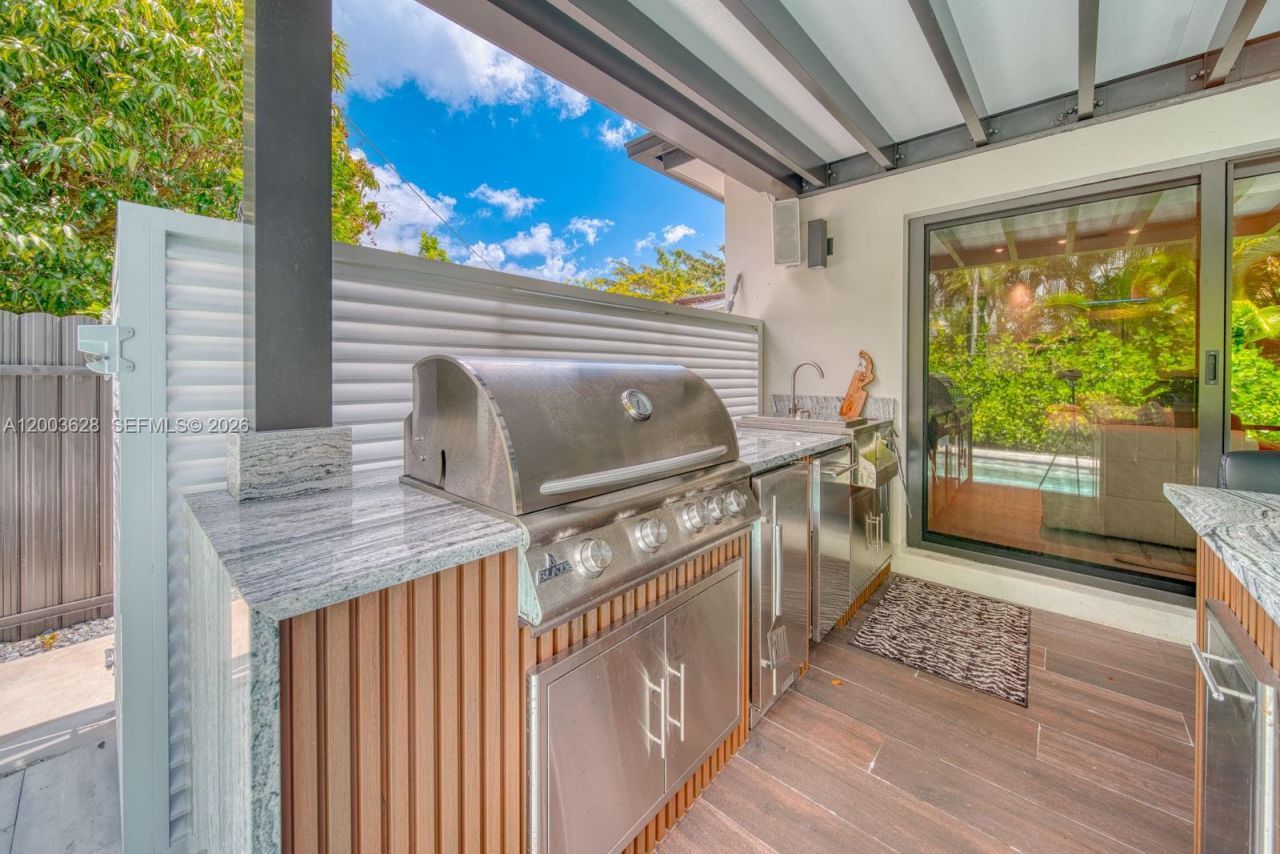 1940 SW 32nd Pl, Miami, FL 33145 Photo