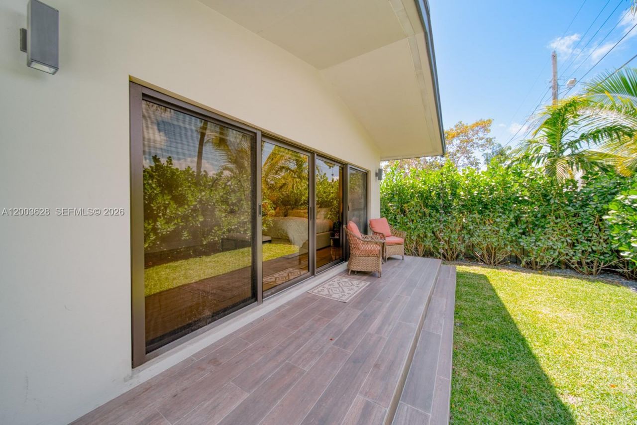 1940 SW 32nd Pl, Miami, FL 33145 Photo