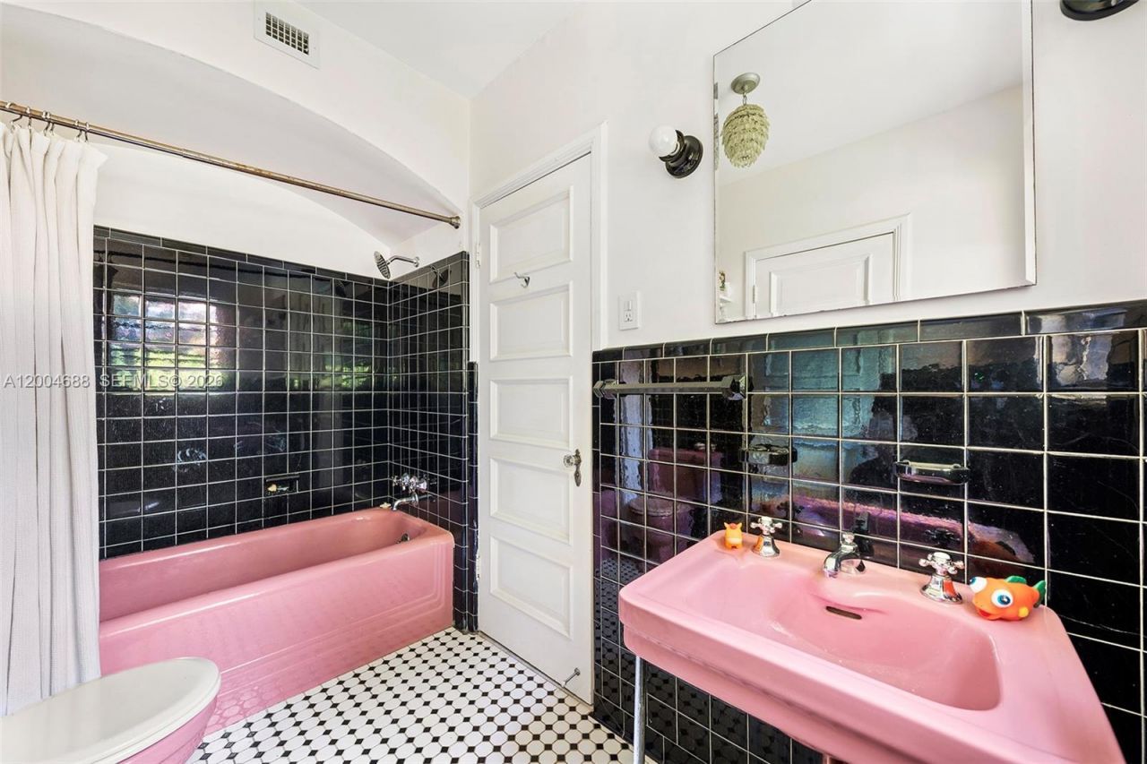 641 NE 57th Street, Miami, FL 33137 Photo