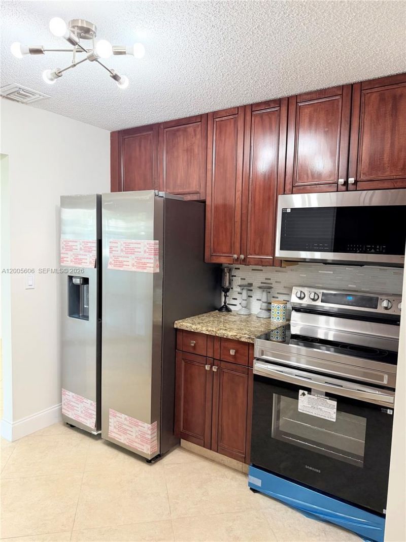 8581 NW 17th St, Plantation, FL 33322 Photo