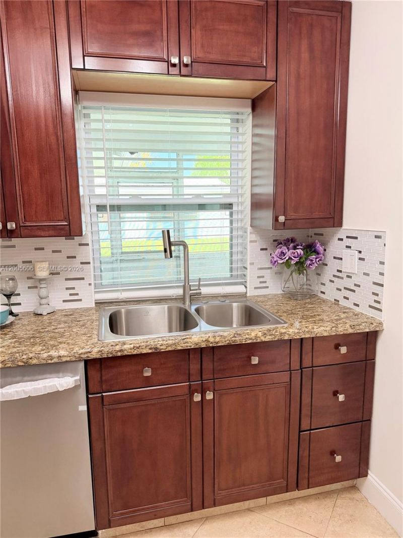 8581 NW 17th St, Plantation, FL 33322 Photo