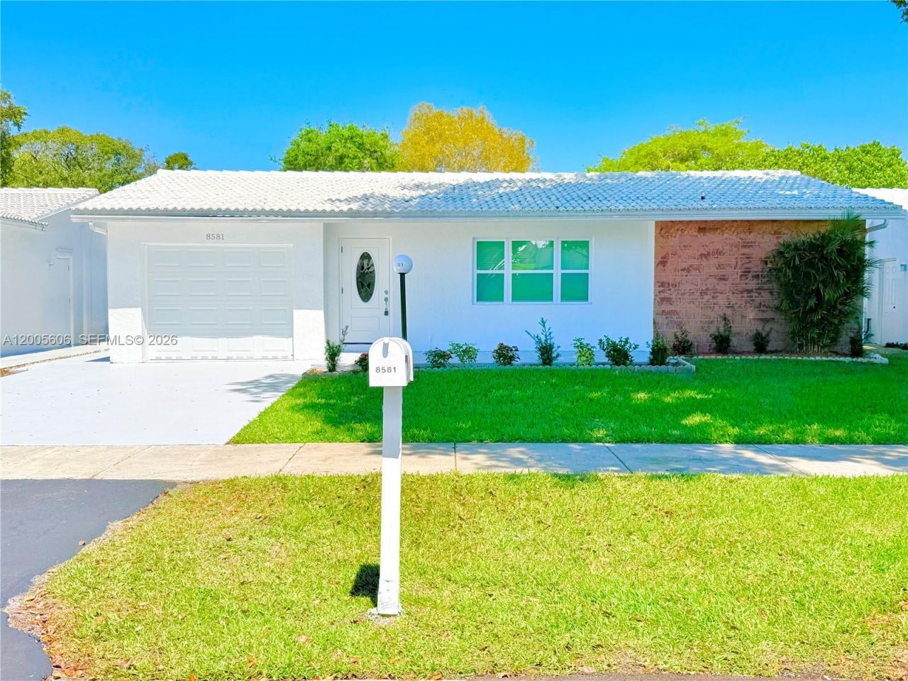 8581 NW 17th St, Plantation, FL 33322 Photo