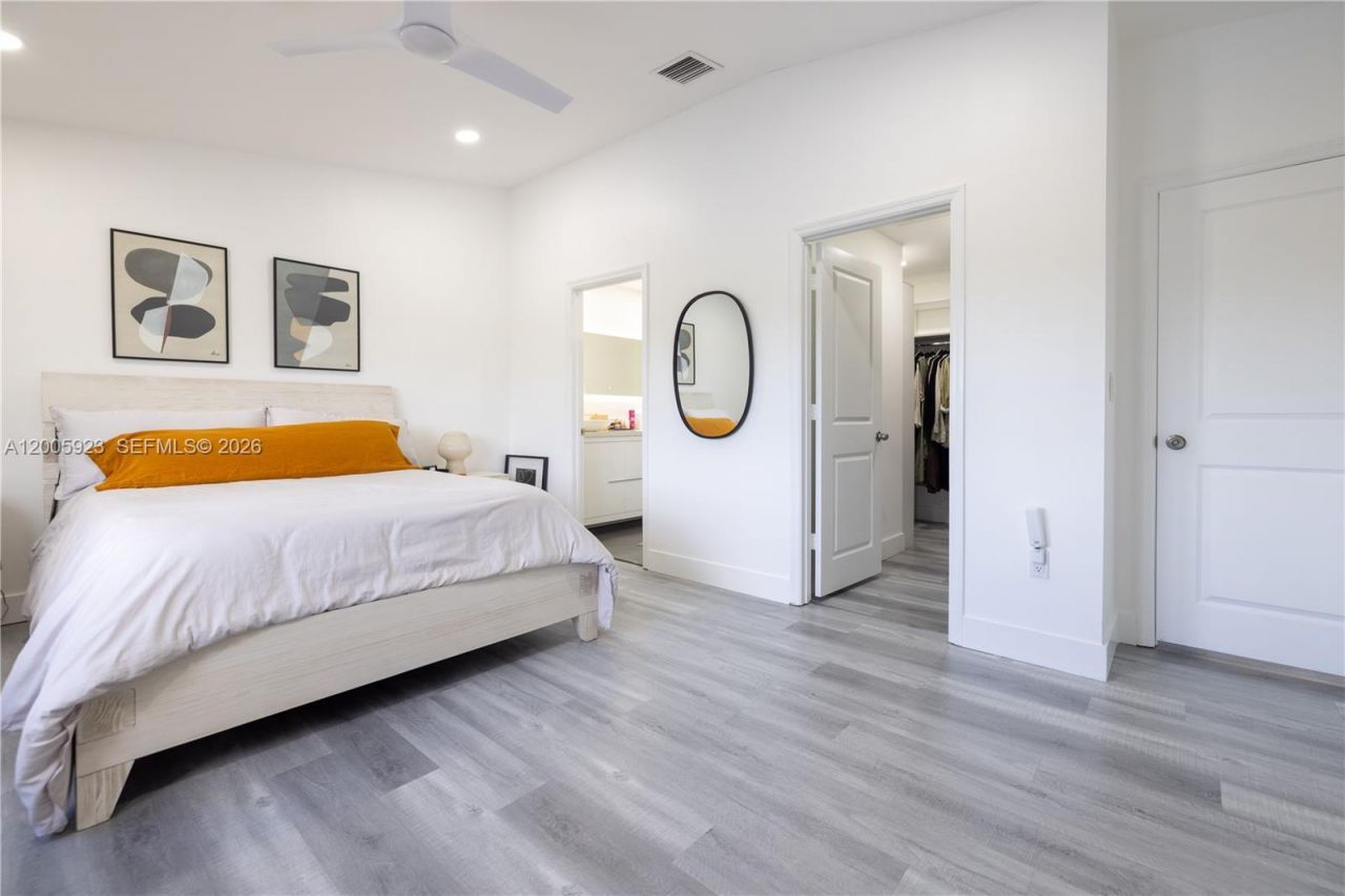 345 NE 194th Ln , Miami, FL 33179 Photo