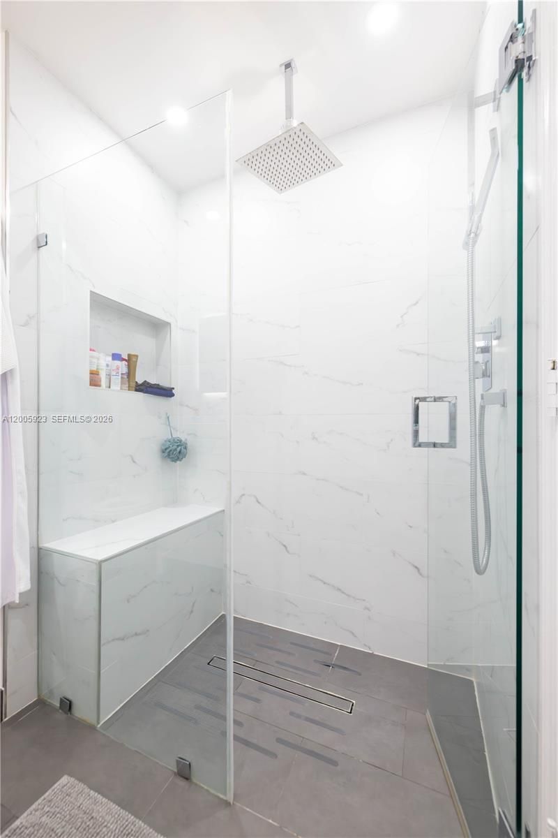 345 NE 194th Ln , Miami, FL 33179 Photo